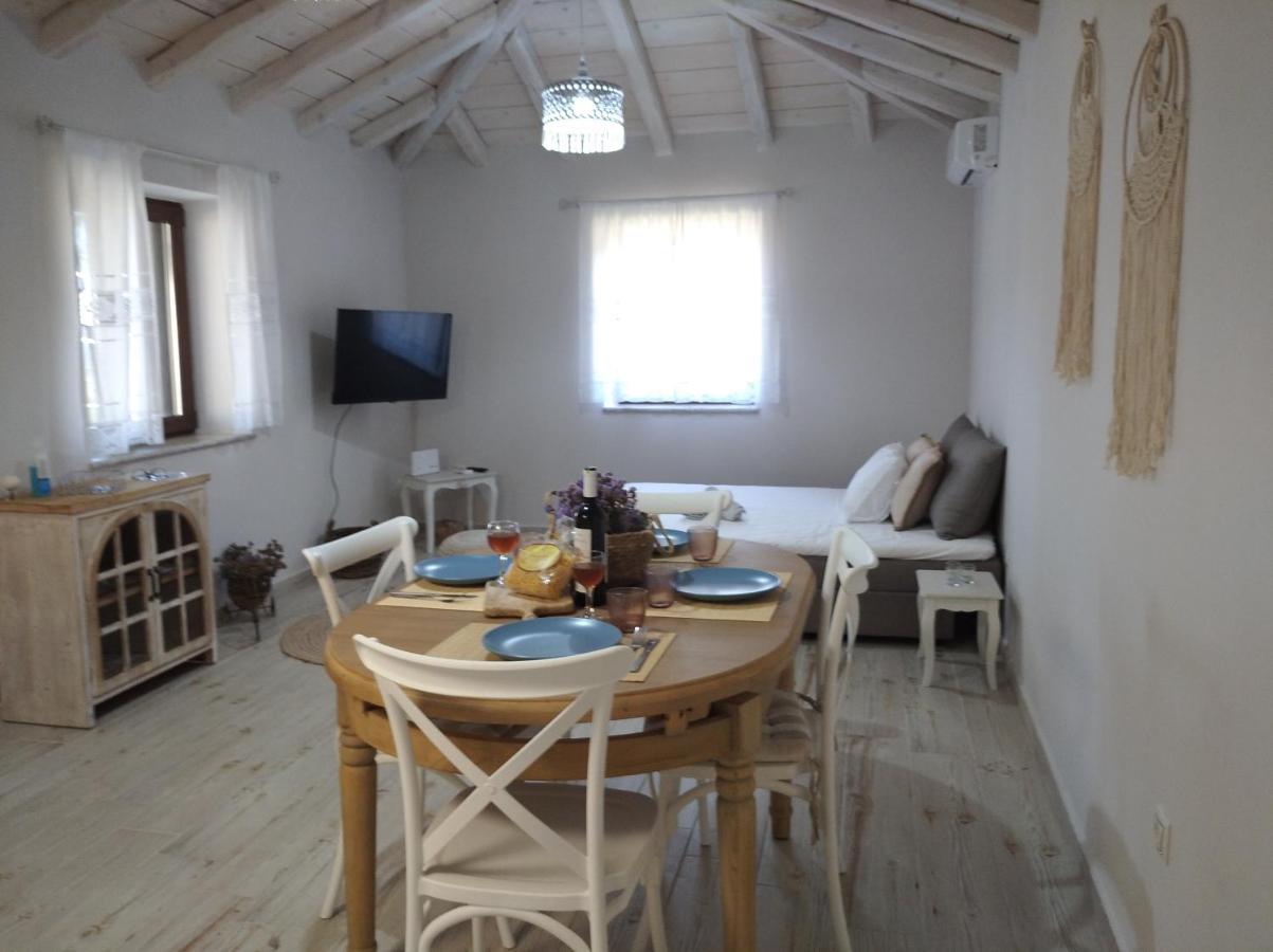 Roussopoulio Paliokaliva Home מראה חיצוני תמונה