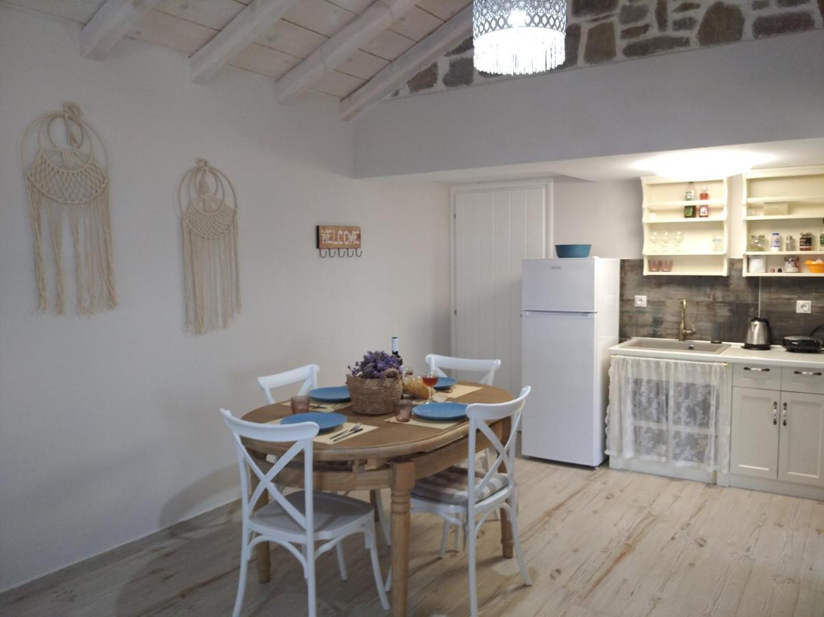 Roussopoulio Paliokaliva Home מראה חיצוני תמונה